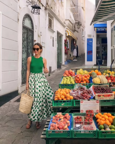 What to Wear in Italy on Vacation + Elegant Italy Outfit Ideas | Travel Beauty Blog