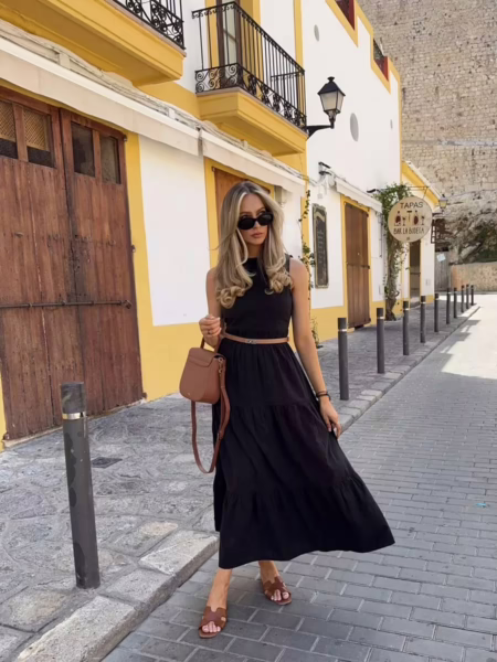 What to Wear in Italy on vacation + Elegant Italy Outfit Ideas | Travel Beauty blog