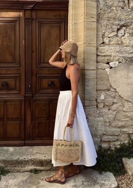 What to Wear in Italy on Vacation + Elegant Italy Outfit Ideas | travel Beauty Blog
